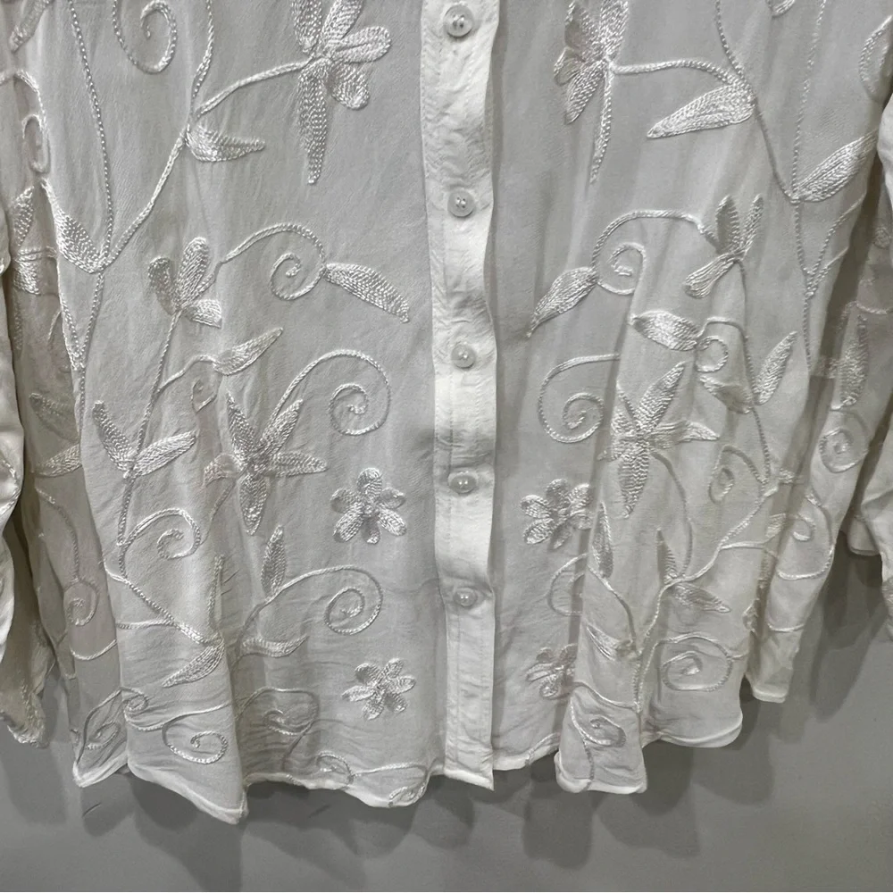 Soft Sorroundings Embroidered Button Down Top Women’s Size Large